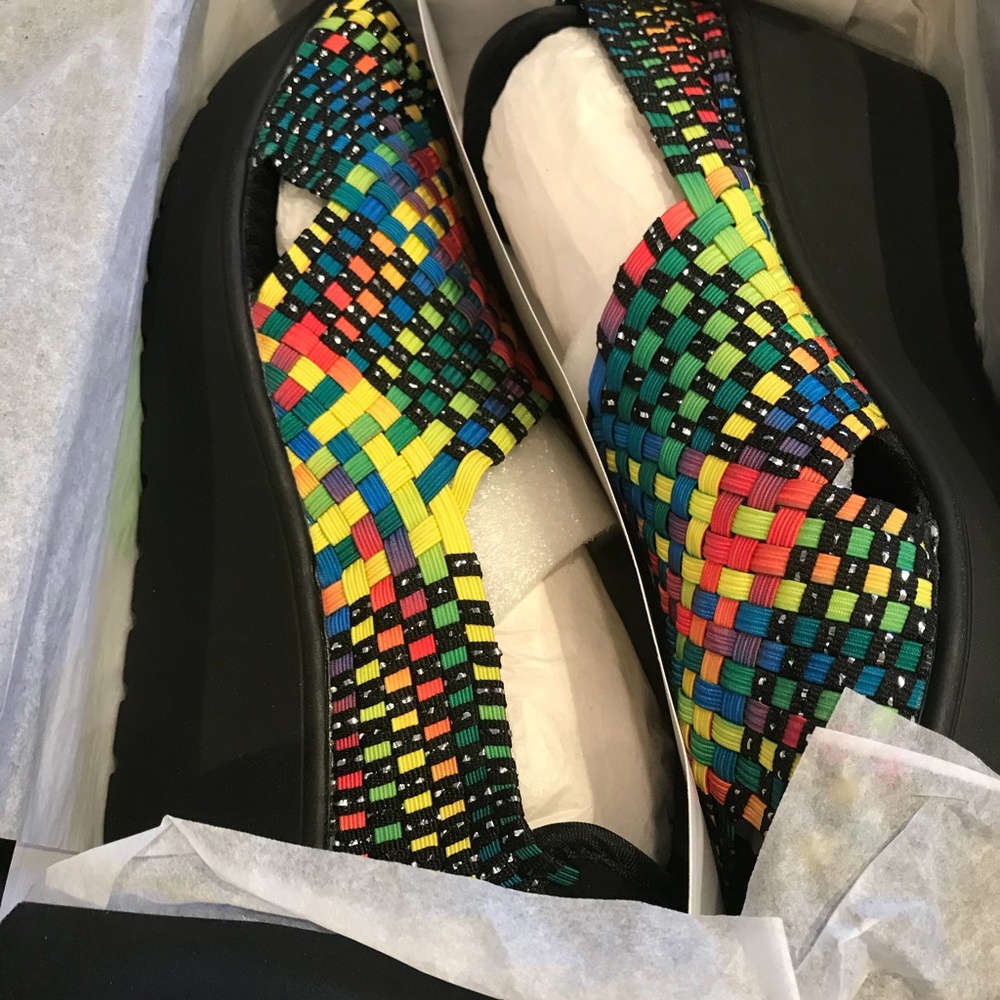 STEVE MADDEN MULTI FAB WEDGE HEEL SIZE 9.5